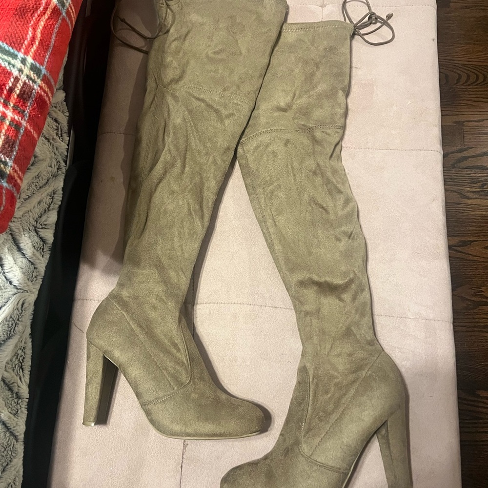 Women’s over the knee boots